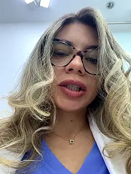 Foto porno alicee16 descoperita pe video chat pe KUR.ro