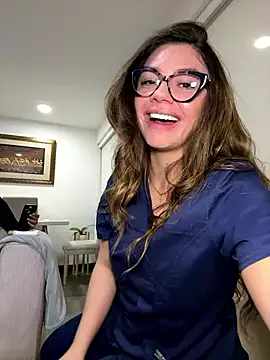 Foto porno alicee16 descoperita pe video chat pe KUR.ro