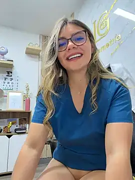 Foto porno alicee16 descoperita pe video chat pe KUR.ro