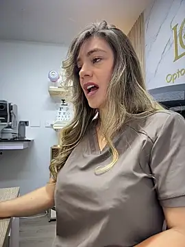 Foto porno alicee16 descoperita pe video chat pe KUR.ro