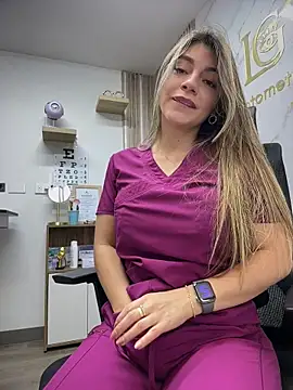 Foto porno alicee16 descoperita pe video chat pe KUR.ro