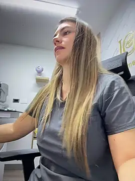 Foto porno alicee16 descoperita pe video chat pe KUR.ro
