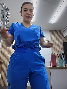Foto porno alicee16 descoperita pe video chat pe KUR.ro