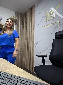 Foto porno alicee16 descoperita pe video chat pe KUR.ro