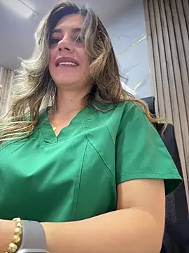 Foto porno alicee16 descoperita pe video chat pe KUR.ro