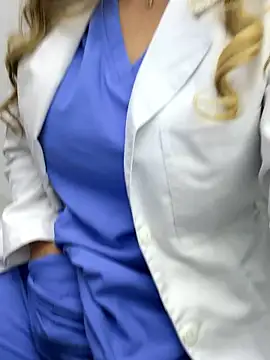 Foto porno alicee16 descoperita pe video chat pe KUR.ro