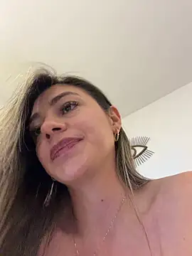 Foto porno alicee16 descoperita pe video chat pe KUR.ro