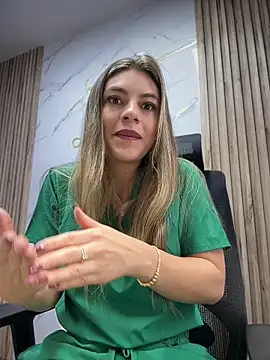 Foto porno alicee16 descoperita pe video chat pe KUR.ro