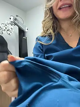 Foto porno alicee16 descoperita pe video chat pe KUR.ro