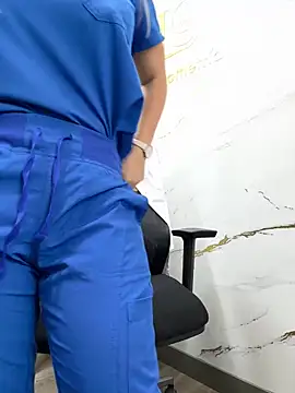 Foto porno alicee16 descoperita pe video chat pe KUR.ro