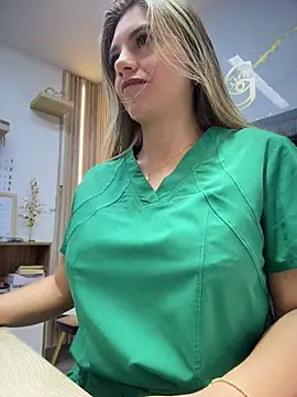 Foto porno alicee16 descoperita pe video chat pe KUR.ro