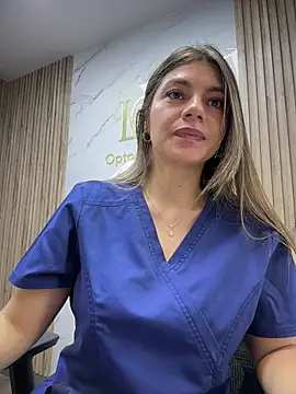 Foto porno alicee16 descoperita pe video chat pe KUR.ro