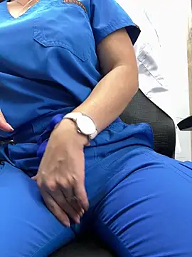 Foto porno alicee16 descoperita pe video chat pe KUR.ro