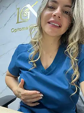 Foto porno alicee16 descoperita pe video chat pe KUR.ro