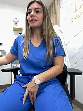 Foto porno alicee16 descoperita pe video chat pe KUR.ro