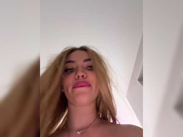 Foto porno alinakukla787 ne arata tot la camera pe KUR.ro