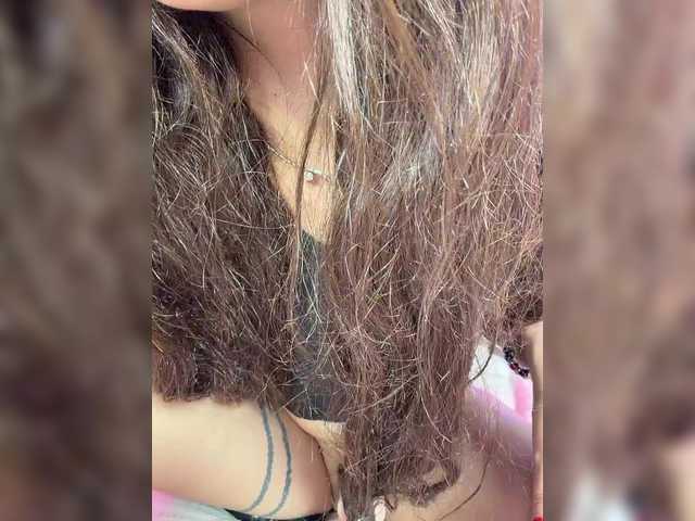 Foto porno alinakukla787 ne arata tot la camera pe KUR.ro