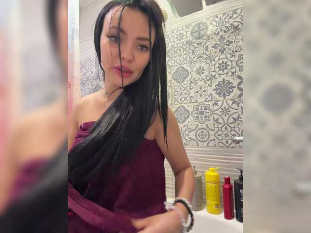 Foto porno alinakukla787 ne arata tot la camera pe KUR.ro
