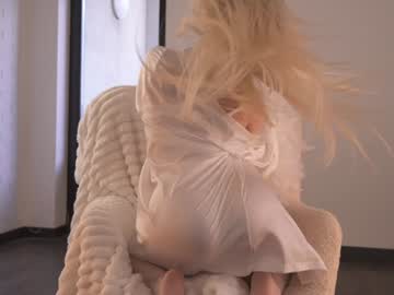 Foto porno alissa_wxw se dezbraca la web pe Chaturbate pe KUR.ro
