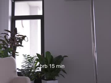 Foto porno alissa_wxw se dezbraca la web pe Chaturbate pe KUR.ro