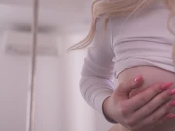 Foto porno alissa_wxw se dezbraca la web pe Chaturbate pe KUR.ro