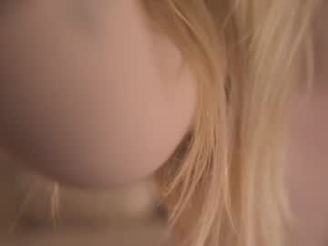 Foto porno alissa_wxw se dezbraca la web pe Chaturbate pe KUR.ro