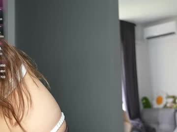 Foto porno Ganduri murdare cu amilia4u pe KUR.ro