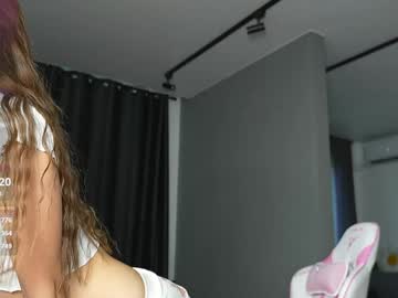Foto porno Ganduri murdare cu amilia4u pe KUR.ro