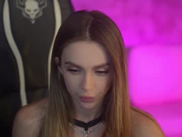 Foto porno -VikkiL0vesCheese- ne arata tot la camera pe KUR.ro