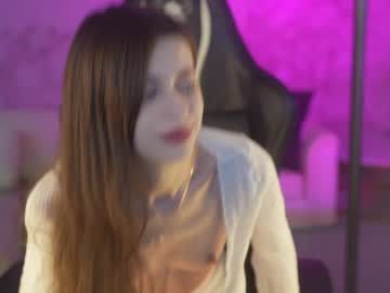 Foto porno -VikkiL0vesCheese- ne arata tot la camera pe KUR.ro