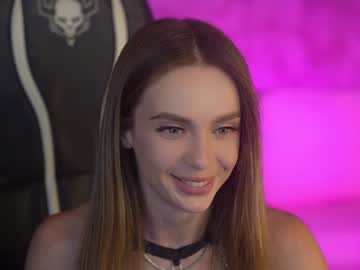 Foto porno -VikkiL0vesCheese- ne arata tot la camera pe KUR.ro