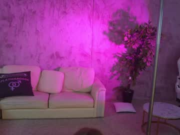 Foto porno -VikkiL0vesCheese- ne arata tot la camera pe KUR.ro