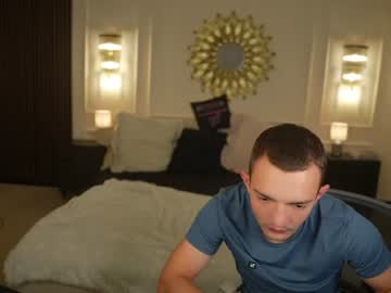 Foto porno -VikkiL0vesCheese- ne arata tot la camera pe KUR.ro