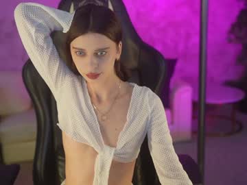 Foto porno -VikkiL0vesCheese- ne arata tot la camera pe KUR.ro