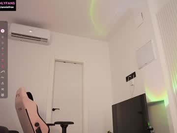Foto porno Nebunii pe chat marca annieguzman_ pe KUR.ro