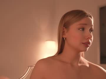 april_blush se dezbraca la web pe Chaturbate