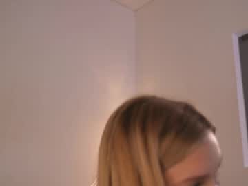 Foto porno april_blush se dezbraca la web pe Chaturbate pe KUR.ro