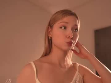 Foto porno april_blush se dezbraca la web pe Chaturbate pe KUR.ro