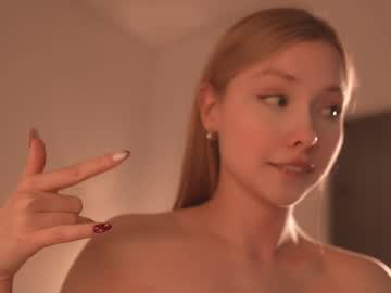 Foto porno april_blush se dezbraca la web pe Chaturbate pe KUR.ro