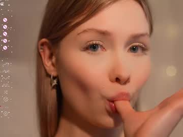 Foto porno april_blush se dezbraca la web pe Chaturbate pe KUR.ro