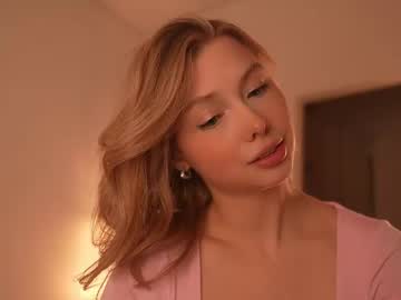 Foto porno april_blush se dezbraca la web pe Chaturbate pe KUR.ro