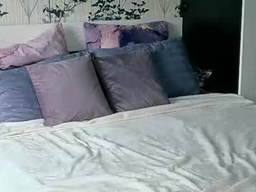 Foto porno art_cam_ se dezbraca la web pe Chaturbate pe KUR.ro