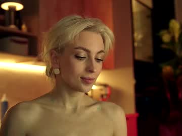 Foto porno artmosphera se dezbraca la web pe Chaturbate pe KUR.ro