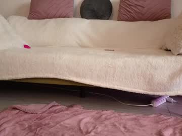 Foto porno ashley_is_heree se dezbraca la web pe Chaturbate pe KUR.ro