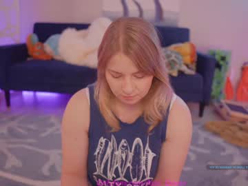 Foto porno asiri_ocean descoperita pe video chat pe KUR.ro