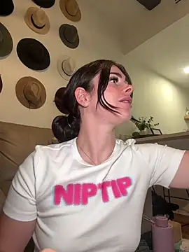 Foto porno Sex online cu aus_queen pe KUR.ro