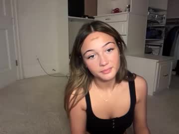 Foto porno avaowenss ne arata tot la camera pe KUR.ro