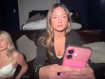 Foto porno avaowenss ne arata tot la camera pe KUR.ro