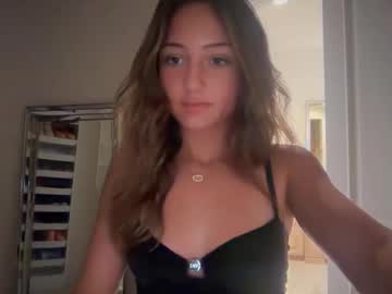 Foto porno avaowenss ne arata tot la camera pe KUR.ro