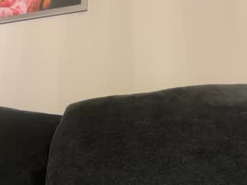 Foto porno Discutii intime cu aviebby pe KUR.ro